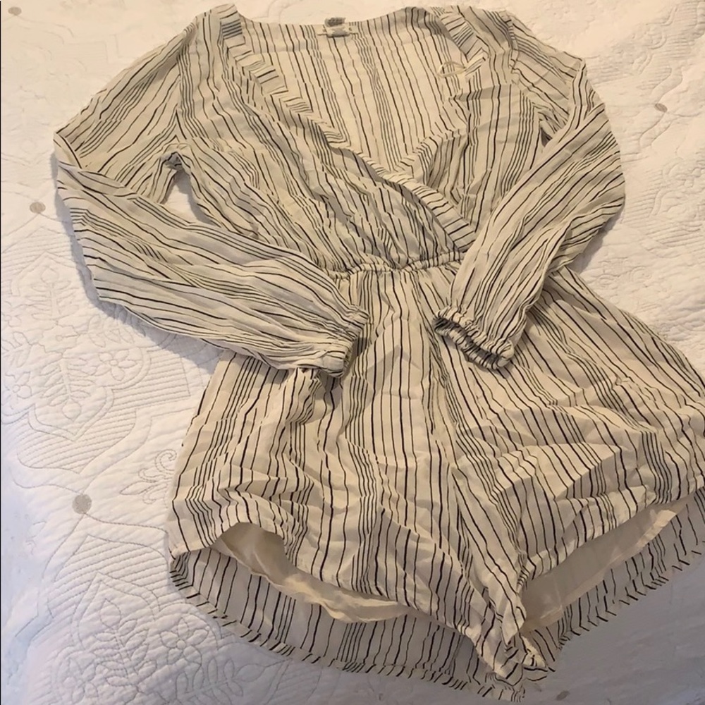 Billabong black and white striped roper!!